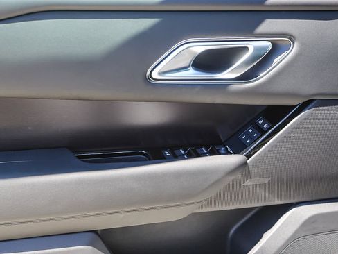 New 2026 Land Rover Range Rover Velar Dynamic SE image 18