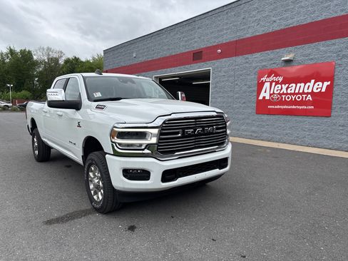 Used 2024 RAM 2500 Laramie w/ Safety Group AWD/4WD image 1