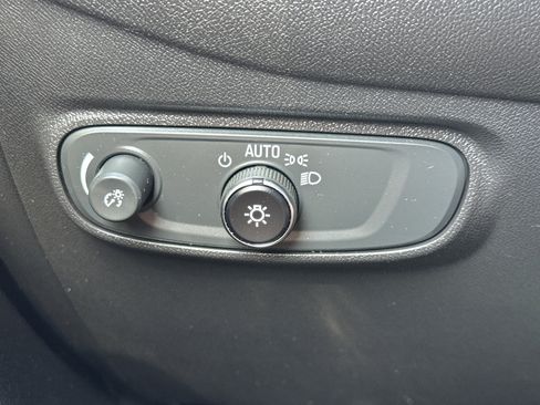 Used 2023 Chevrolet Equinox LT FWD image 21