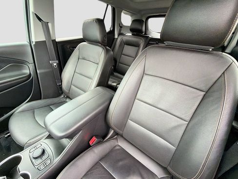 Used 2021 GMC Terrain SLT w/ Infotainment Package II AWD/4WD image 8