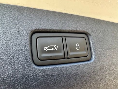 Used 2023 Genesis GV70 2.5T w/ Sport Prestige Package image 13