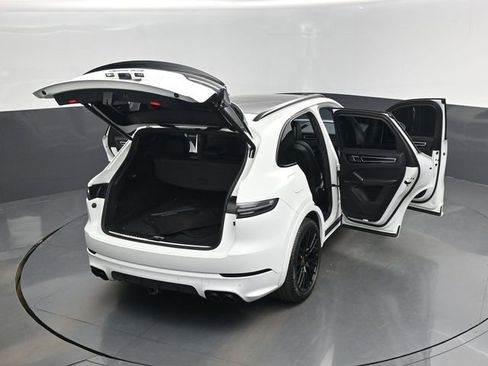 Used 2021 Porsche Cayenne GTS image 29