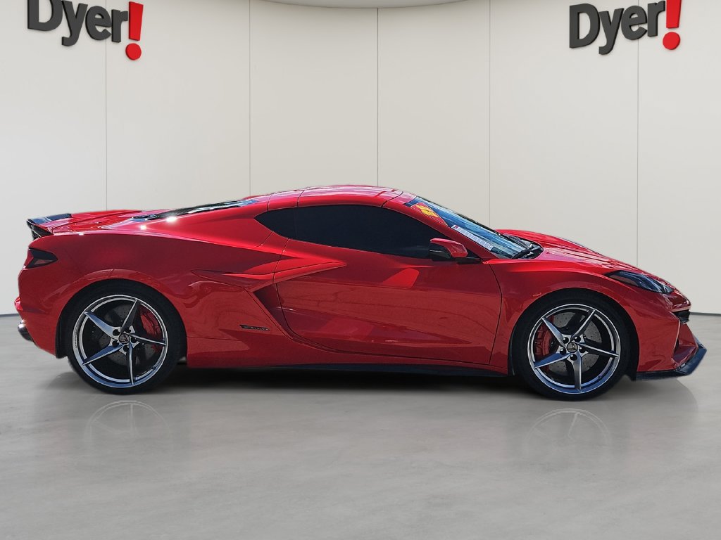 Used 2025 Chevrolet Corvette E-Ray AWD/4WD image 6