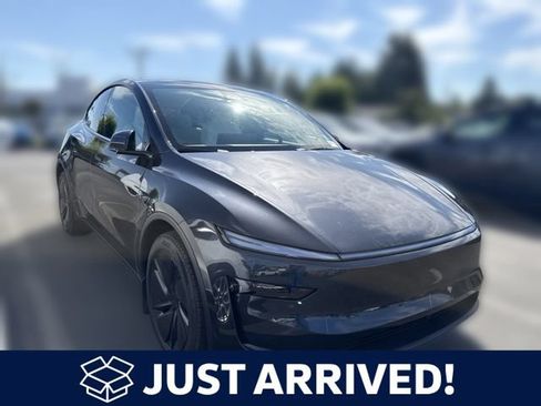 Used 2026 Tesla Model Y Long Range AWD/4WD image 1