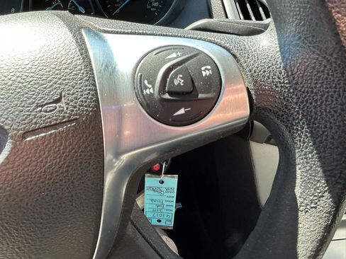 Used 2014 Ford Focus SE FWD image 19