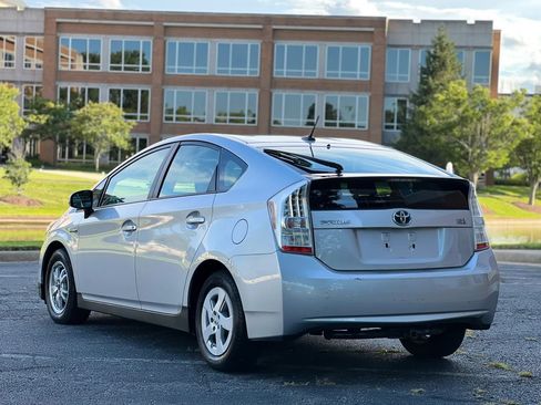 Used 2010 Toyota Prius One FWD image 3