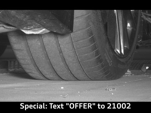 Used 2024 Nissan GT-R Premium w/ Premium Interior Package AWD/4WD image 16