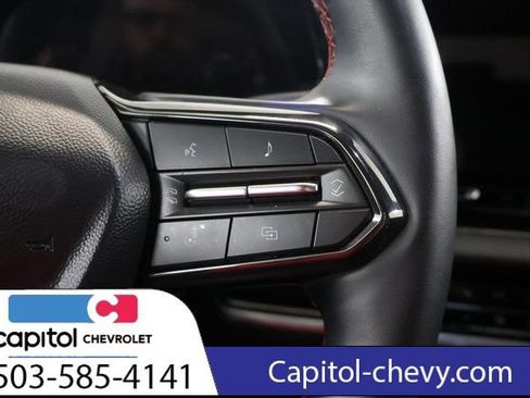 Used 2025 Chevrolet Equinox RS AWD/4WD image 16