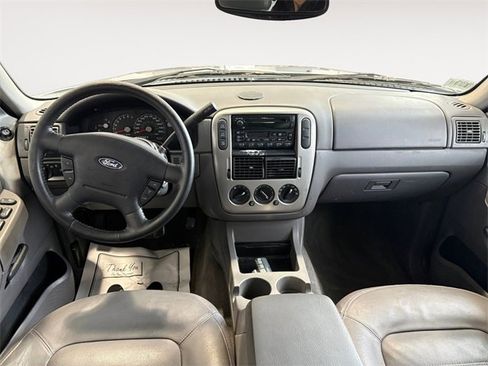 Used 2003 Ford Explorer XLT image 7