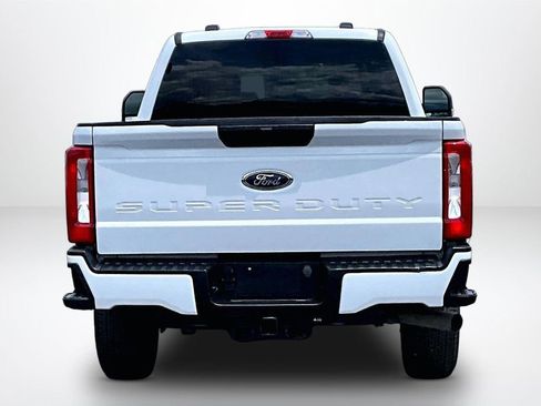 Used 2024 Ford F250 XLT AWD/4WD image 7