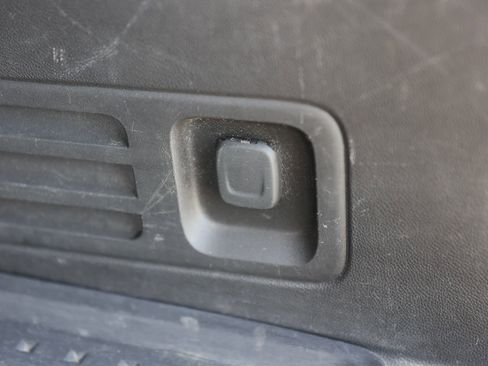 Used 2019 Chevrolet Traverse RS w/ LPO, Floor Liner Package AWD/4WD image 15