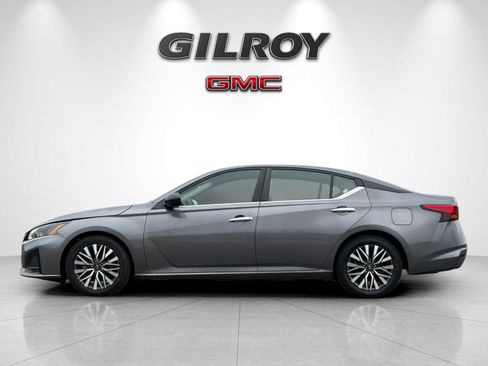 Used 2024 Nissan Altima 2.5 SV FWD image 6