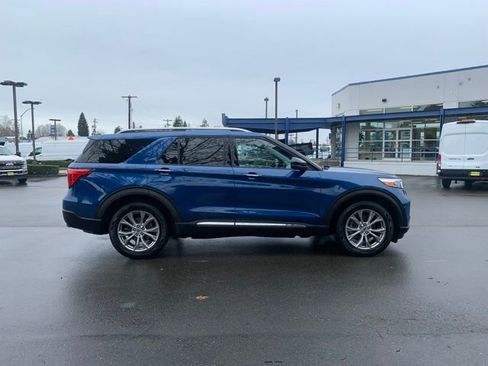 Used 2020 Ford Explorer Limited w/ Class III Trailer Tow Package image 8