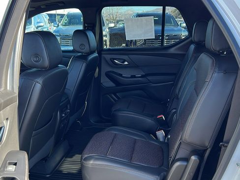 Used 2023 Chevrolet Traverse High Country image 16