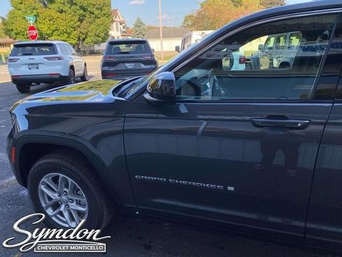 New 2025 Jeep Grand Cherokee Laredo X image 7