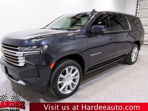 Used 2024 Chevrolet Suburban High Country image 2