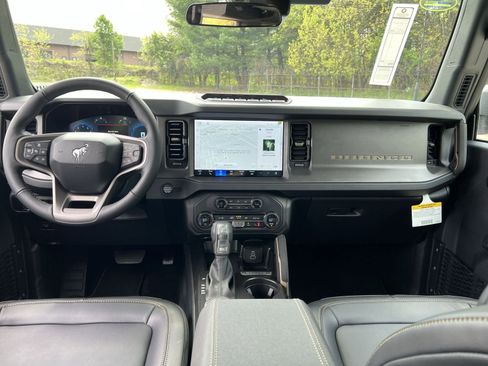 New 2026 Ford Bronco Badlands image 23