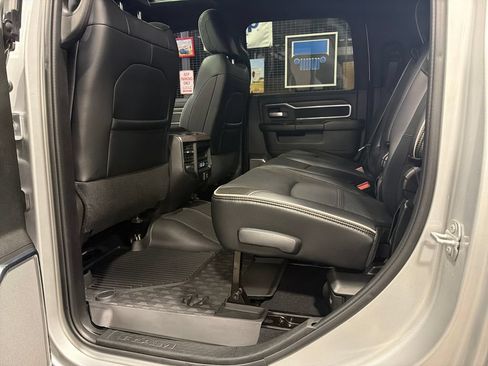 Used 2026 RAM 3500 Laramie AWD/4WD image 17