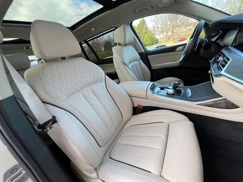 Used 2020 BMW X7 xDrive40i w/ Executive Package image 38