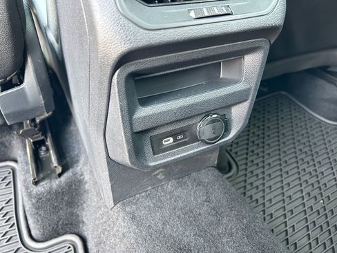 Used 2022 Volkswagen Tiguan SEL R-Line image 35