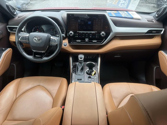 Certified 2021 Toyota Highlander Platinum FWD image 22