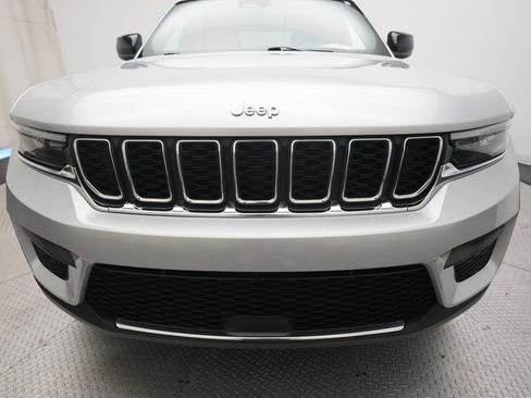 Used 2025 Jeep Grand Cherokee Laredo X w/ Luxury Tech Group I AWD/4WD image 22