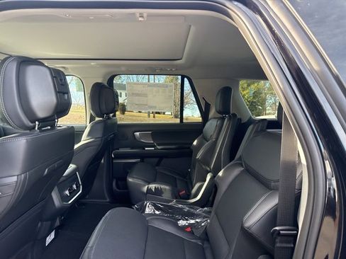 New 2026 Ford Expedition Max Platinum w/ Driver's Package image 21