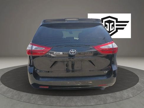 Used 2019 Toyota Sienna LE FWD image 4