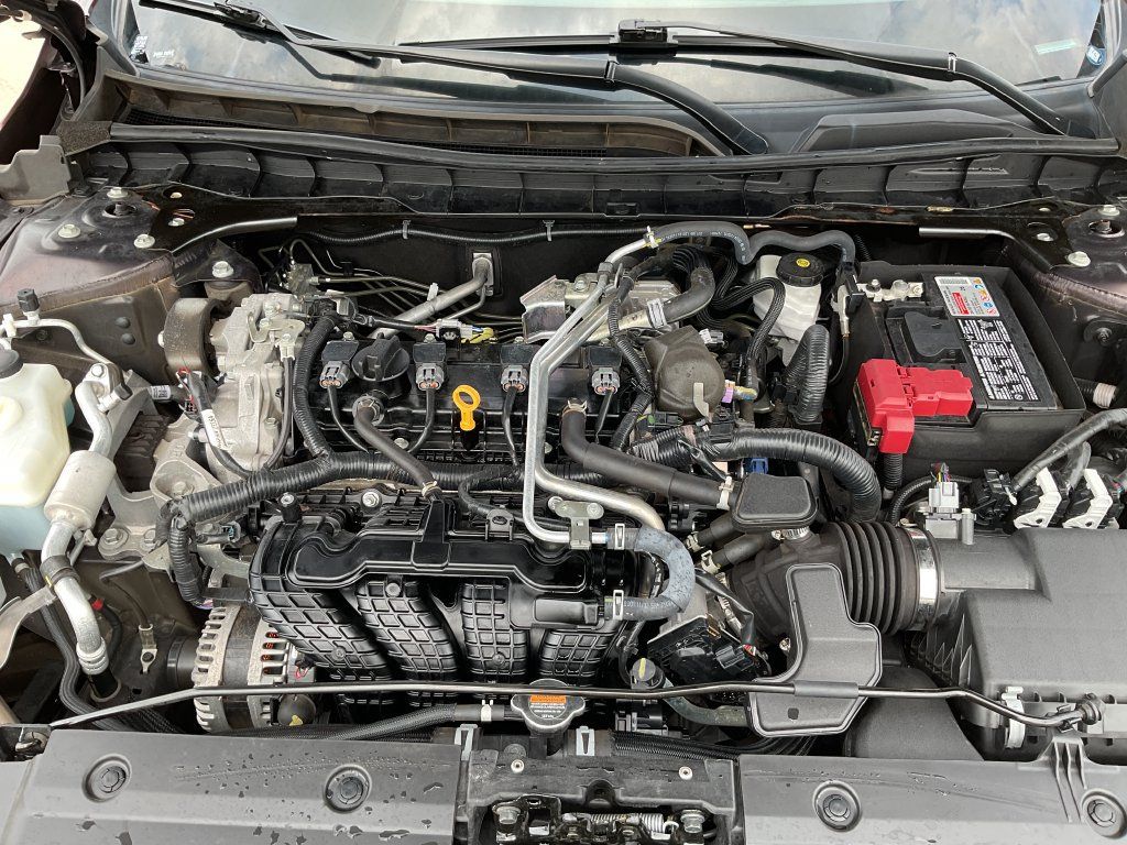 Used 2024 Nissan Altima 2.5 SV FWD image 32