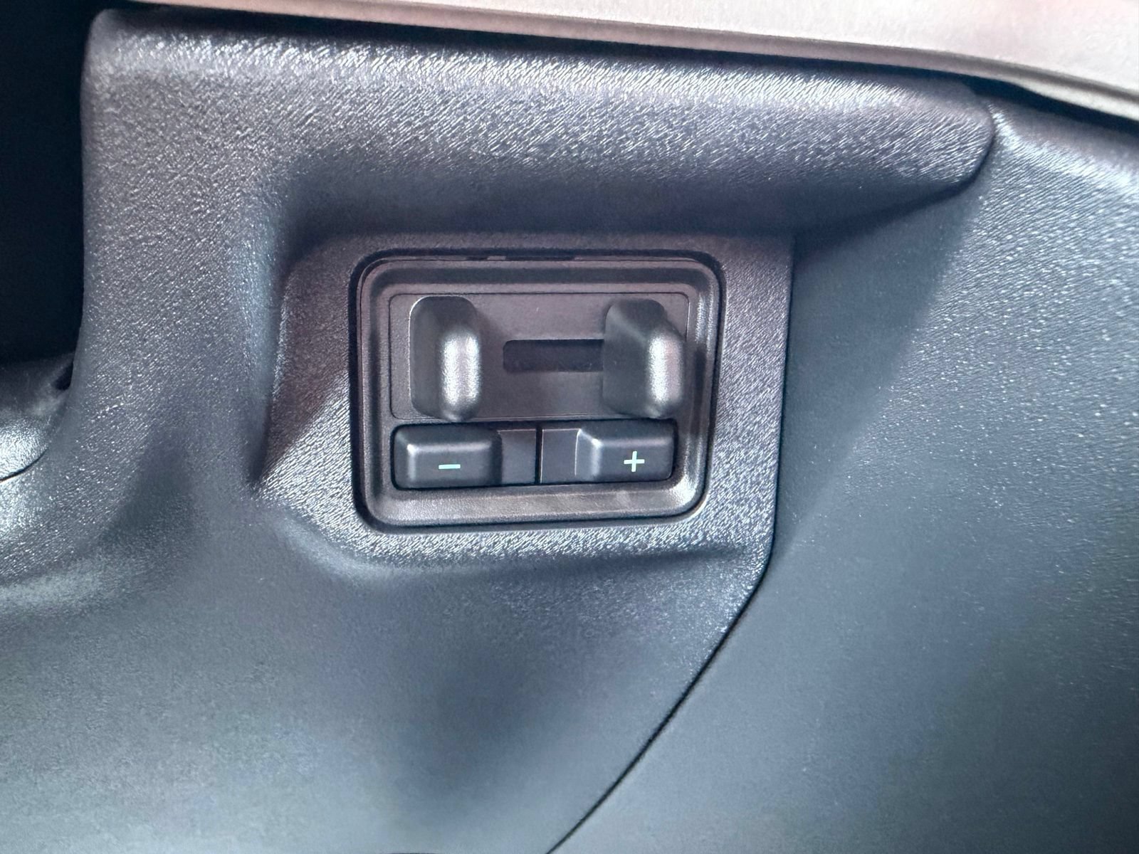 Used 2025 Ford Expedition Active AWD/4WD image 25