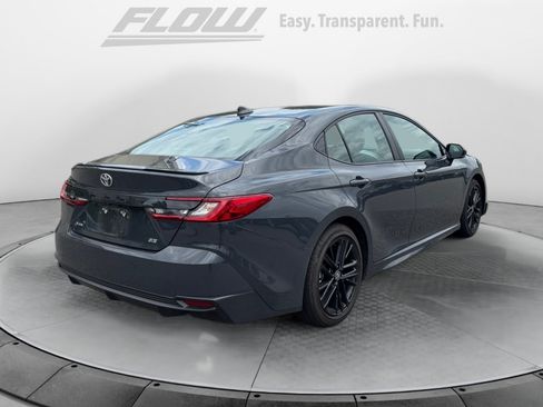 Used 2026 Toyota Camry SE FWD image 7