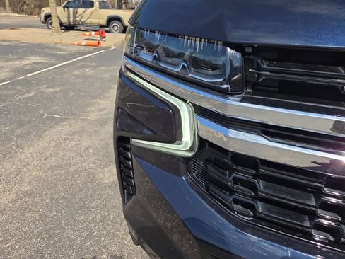 Used 2023 Chevrolet Suburban LS image 5