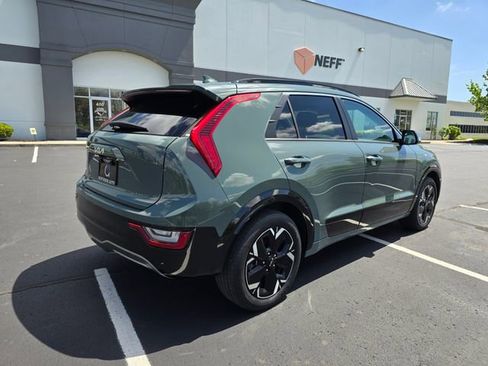 Used 2023 Kia Niro Wave w/ Wave Preserve Package FWD image 7