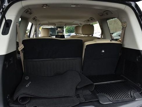 Used 2023 Nissan Armada SL w/ Captain's Chairs Package AWD/4WD image 31