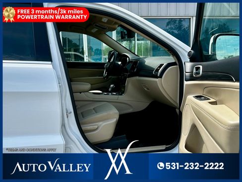 Used 2022 Jeep Grand Cherokee Laredo E image 17