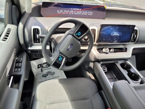 New 2025 Ford Expedition Active image 9