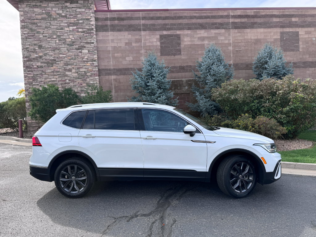 Used 2023 Volkswagen Tiguan SE AWD/4WD image 6