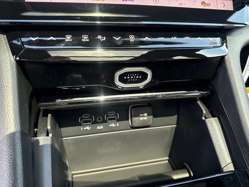 New 2026 Jeep Grand Cherokee Limited AWD/4WD image 15