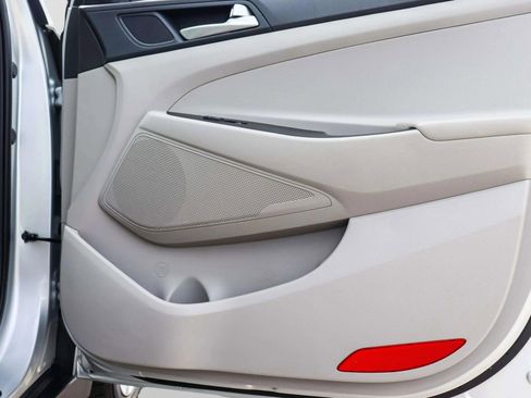 Used 2019 Hyundai Tucson SE image 28