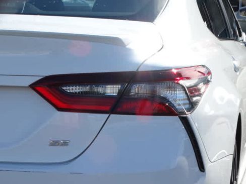Certified 2022 Toyota Camry SE image 11