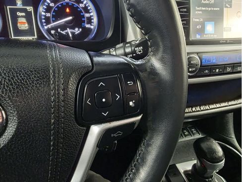 Used 2015 Toyota Highlander Limited Platinum image 26