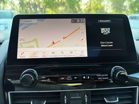 Used 2024 Nissan Armada SL w/ Captain's Chairs Package image 27