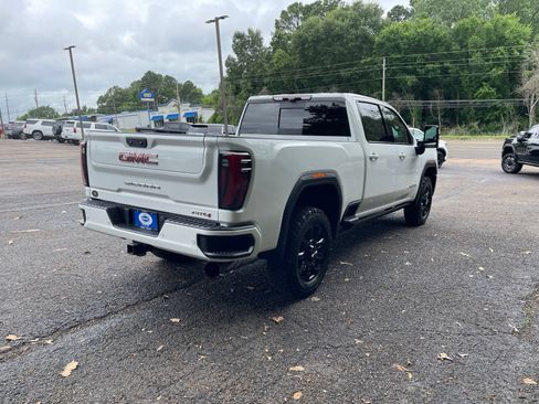 Used 2024 GMC Sierra 2500 AT4 w/ AT4 Premium Plus Package AWD/4WD image 6