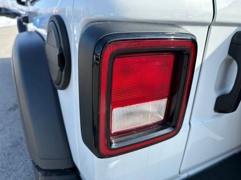 Used 2024 Jeep Wrangler Sport S image 43