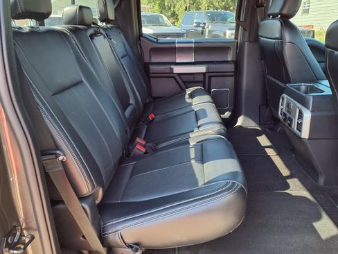 Used 2019 Ford F150 Lariat w/ Equipment Group 502A Luxury AWD/4WD image 17