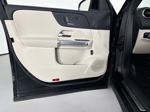 Used 2026 Mercedes-Benz GLB 250 image 20