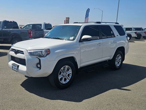 Used 2022 Toyota 4Runner SR5 Premium w/ Moonroof Package image 3