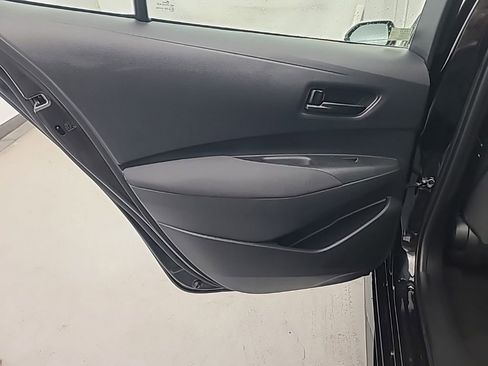 Used 2025 Toyota Corolla LE image 19