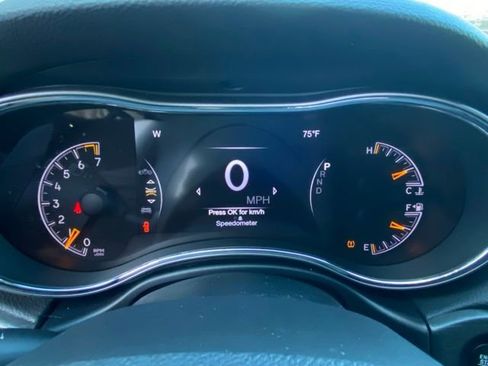 Used 2018 Jeep Grand Cherokee Laredo image 21