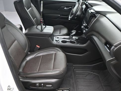 Used 2023 Chevrolet Traverse High Country w/ LPO, Floor Liner Package FWD image 2